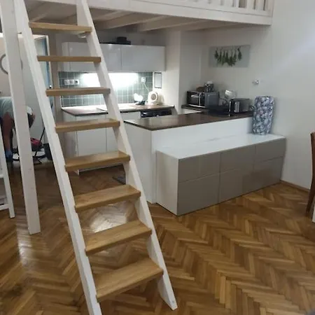 Apartment Unique Near Charles Bridge Prague